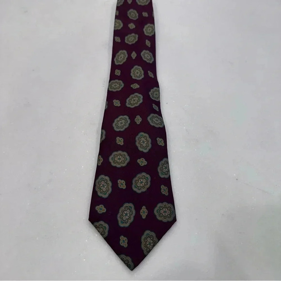 Halston Burgundy Paisley 100% Italian Silk Neck Tie - Picture 5 of 5